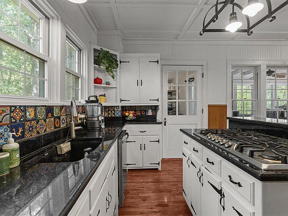 3rd image of 11713 Lime Kiln Dr