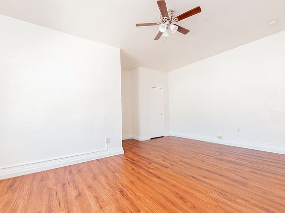 2nd image of 910 W 41st St APT 24