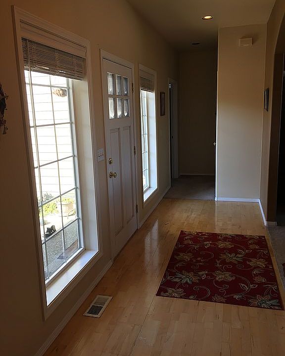 2nd image of 1470 Arcadia Dr