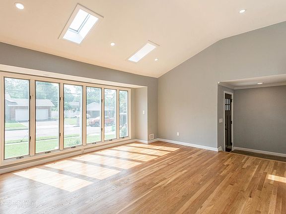 4th image of 7 Serpentine Ln