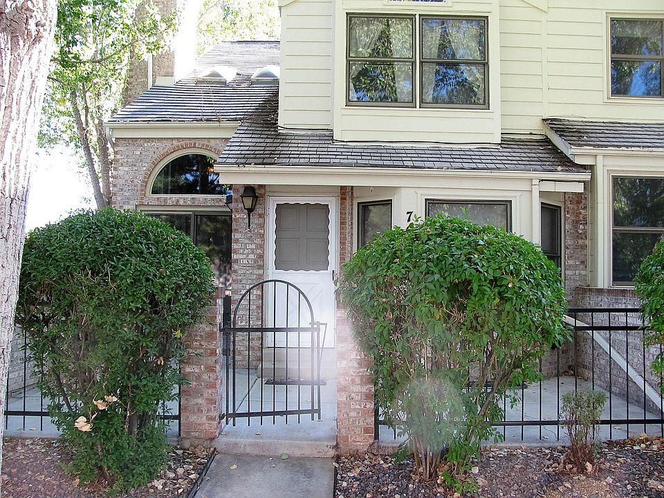 Front private Patio