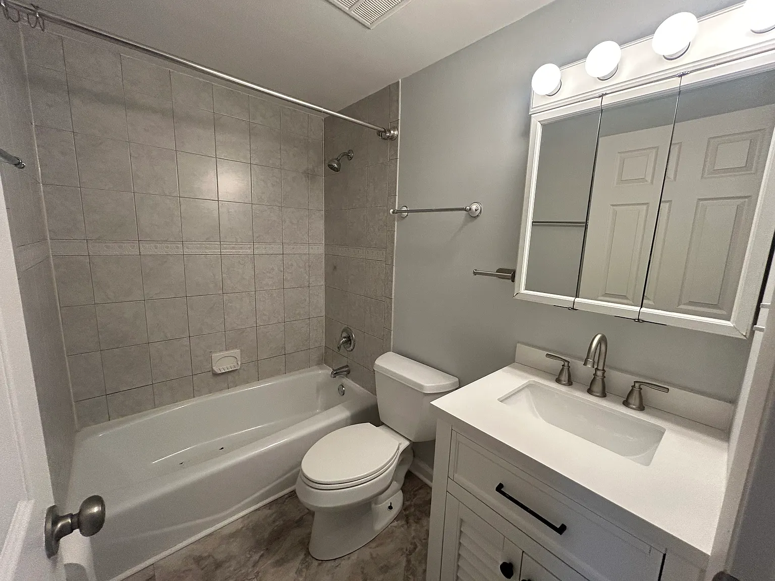2 bed, 800 sqft, $1,500 — Photo 4
