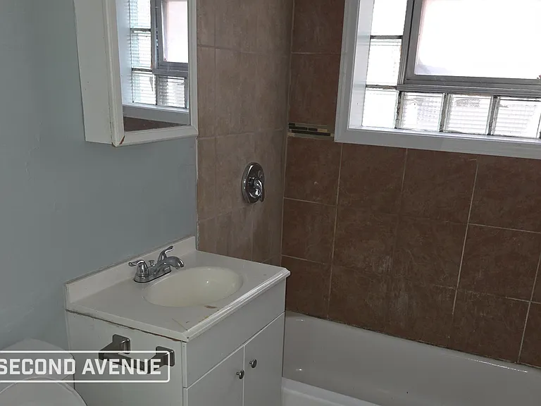 10605 S Indiana Ave — Photo 6