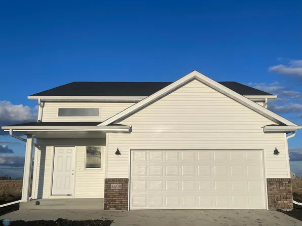 6608 Thomas St, Horace, ND 58047