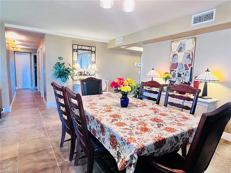 1200 Gulf Shore Blvd N #404 — Photo 9