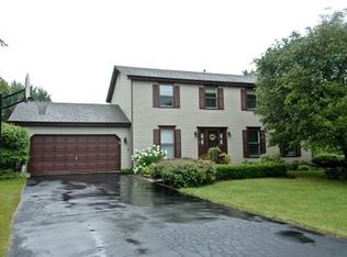 8N560 Taos Pl, Elgin, IL 60124