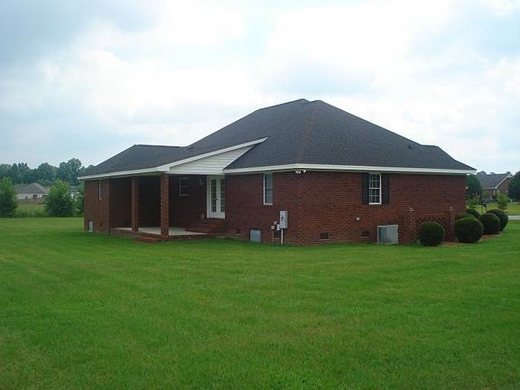 2nd image of 101 Morgan Trace Ln