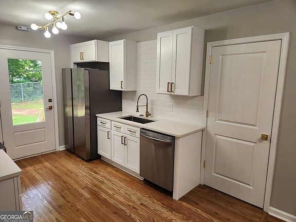 2nd image of 1195 Starline Dr SE