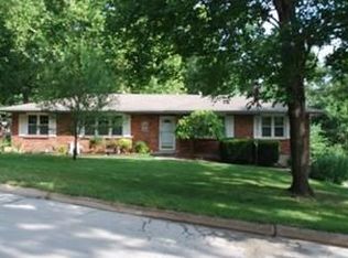 200 NW 76th St, Gladstone, MO 64118
