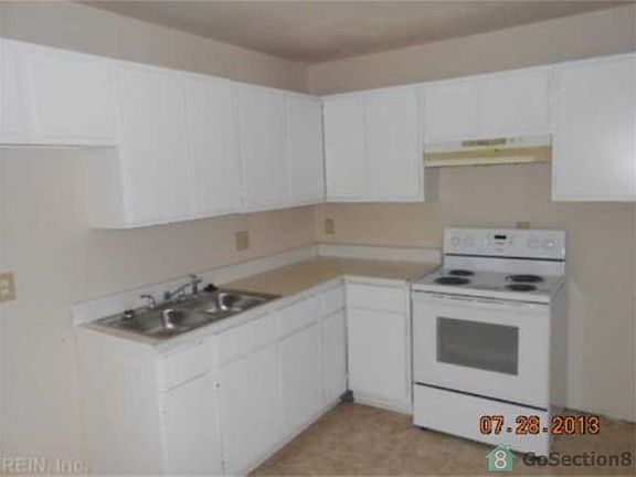 5th image of 1402 Saint Julian Ave