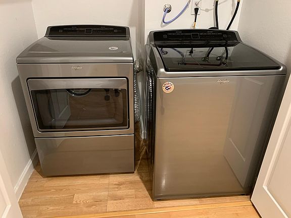 5th image of 3151 Payne Ave APT 8
