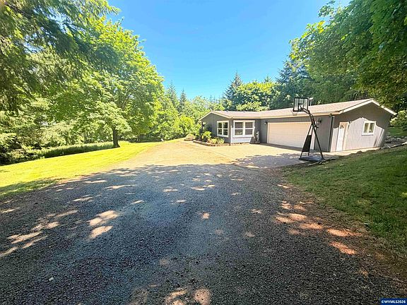 5th image of 39011 Trillium Ln