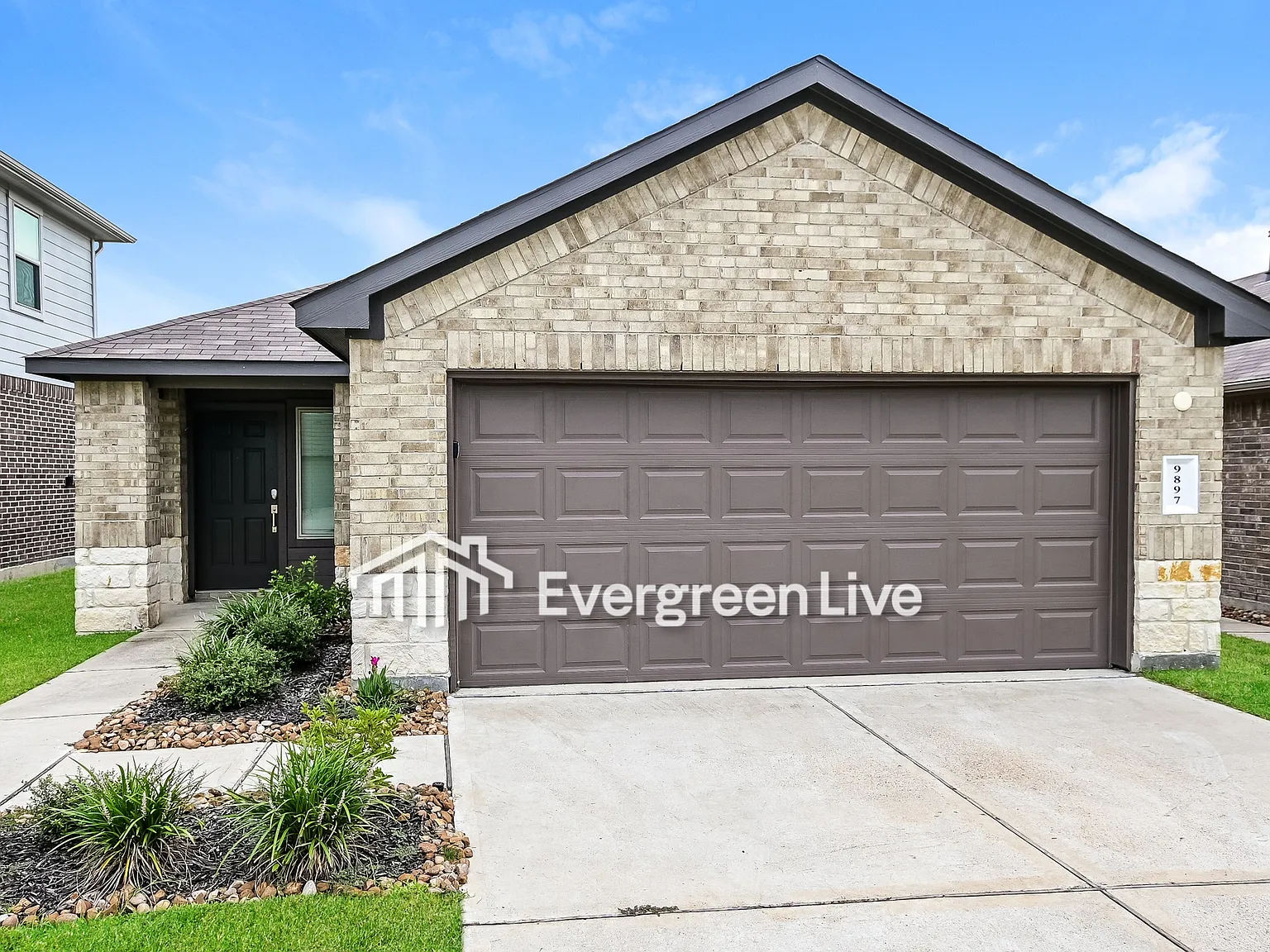 3 bed, 2.0 bath, 1541 sqft, $1,645 — Photo 1