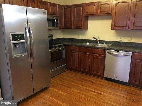 3rd image of 7024 Wytheville Cir