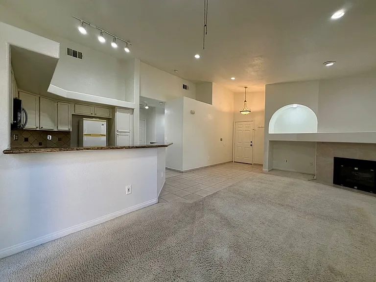 900 Heavenly Hills Ct #204 — Photo 10