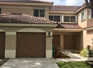 9706 NW 24th Ct, Pembroke Pines, FL 33024