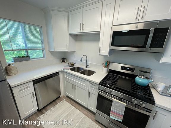 2nd image of 1001 Rockdale Ave #6