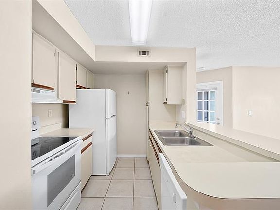 5th image of 441 Fountainhead Cir Unit 174