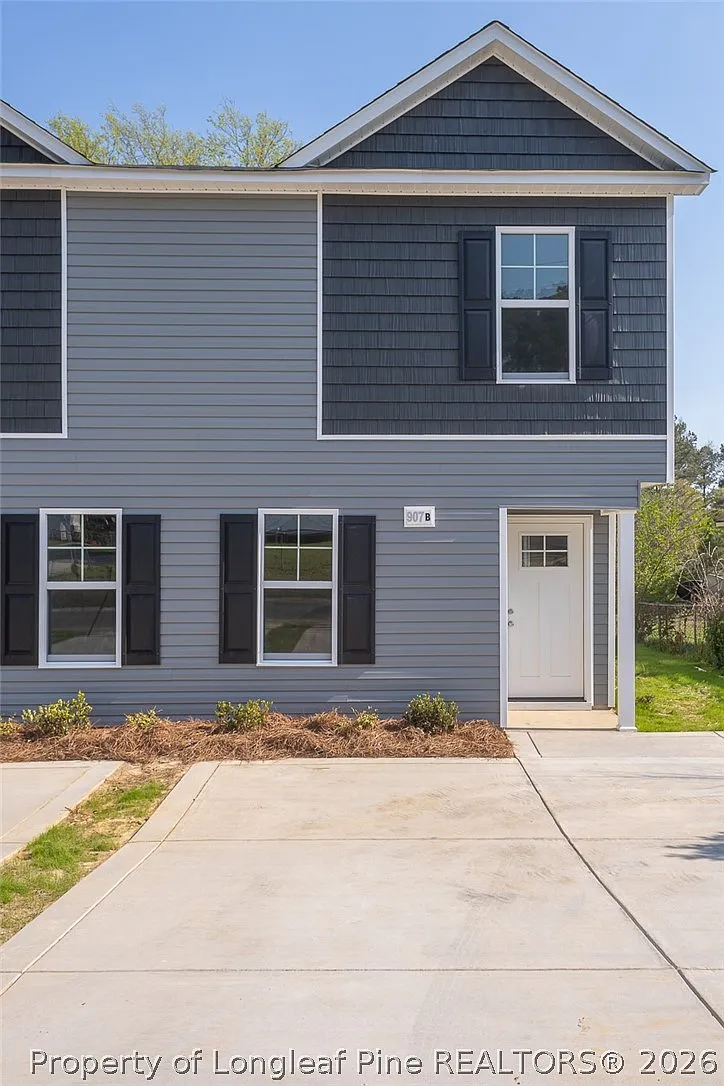 3 bed, 2.5 bath, 1527 sqft, $1,600 — Photo 3