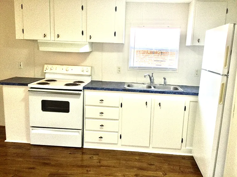 506 Stratford St — Photo 2