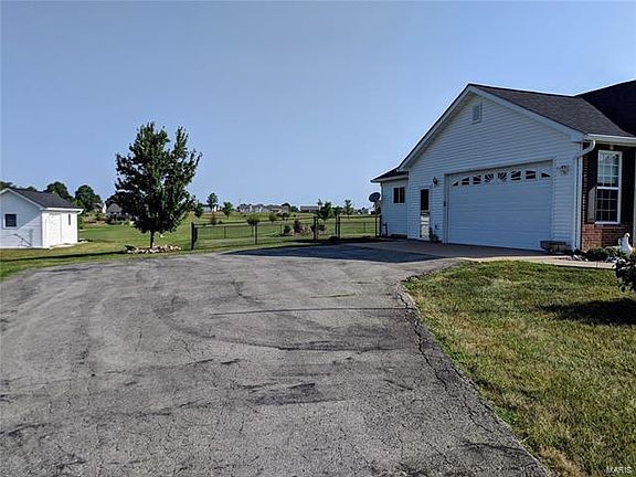4th image of 321 Beverly Ann Dr