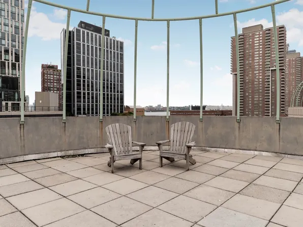 275 Greenwich Street 11D image 12 of 12