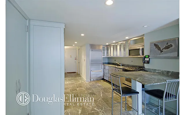 Rented by Douglas Elliman | media 29