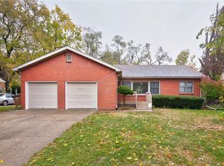 1211 68th St, Windsor Heights, IA 50324