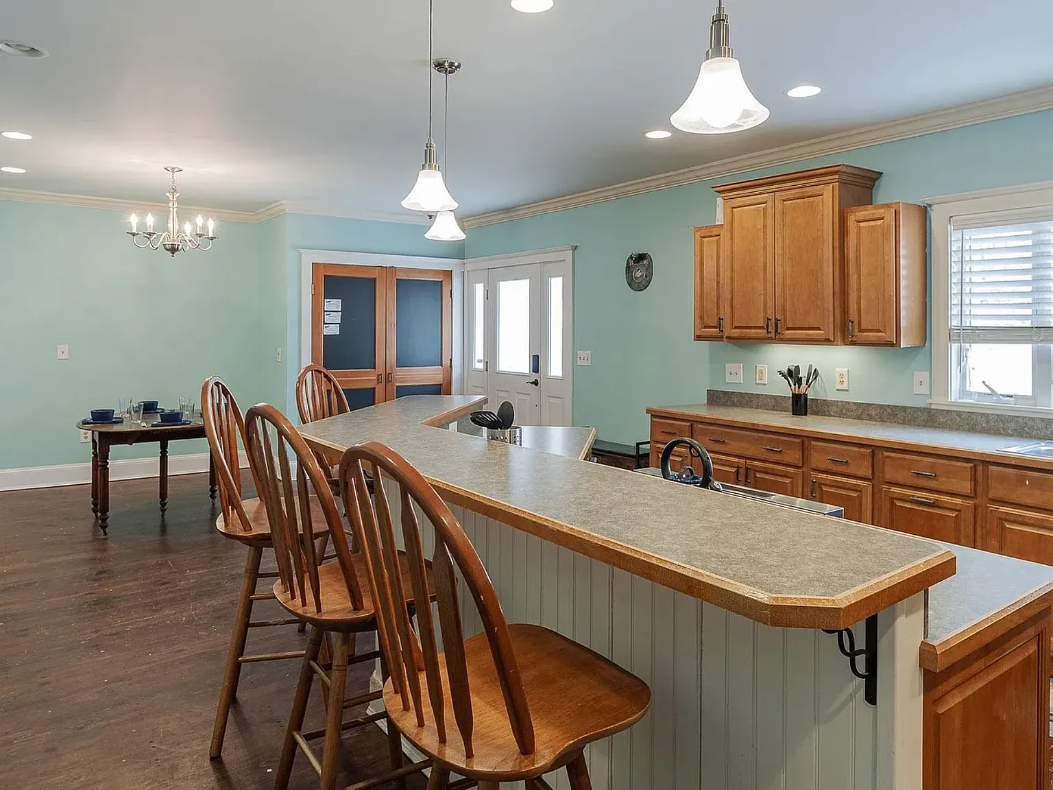 3 bed, 2000 sqft, $2,900 — Photo 2