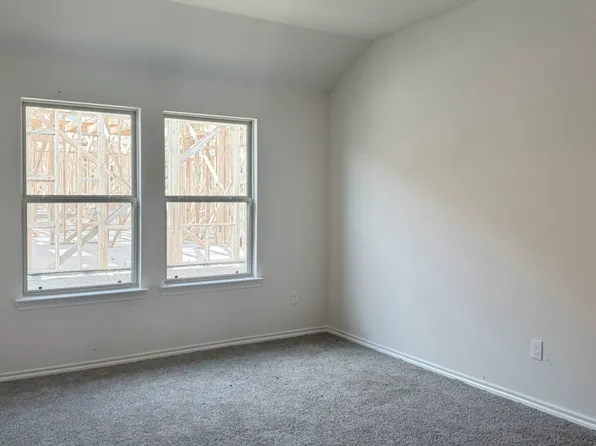 517 Regiment Rd, Sherman, TX 75090