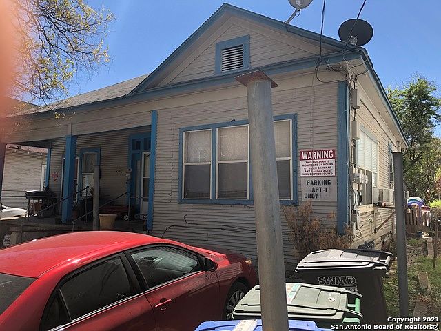 1st image of 302 E Cevallos