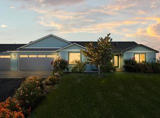 461 Summit Loop, Eltopia, WA 99330