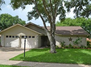 104 Lancaster St, Victoria, TX 77904
