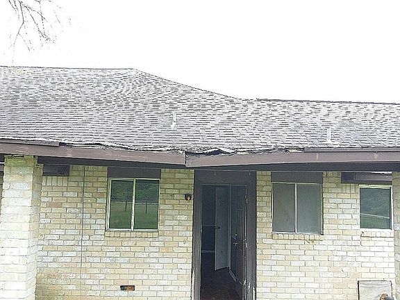 3rd image of 19203 Fisher Dr