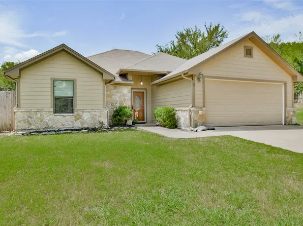 1305 Laredo Dr, Granbury, TX 76048