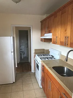 Rented by Zev Pollack Co LLC | media 3