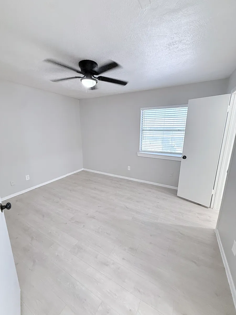 Building Photo - 2752 E Ledbetter Dr