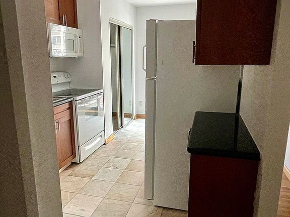 2nd image of 370 W 30th St APT 11E