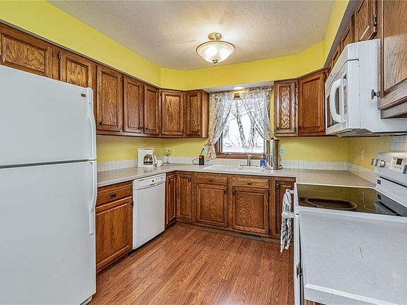 5th image of 304 NW Beechwood St