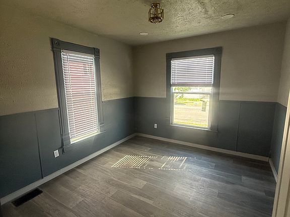 2nd image of 401 Sherman St #1