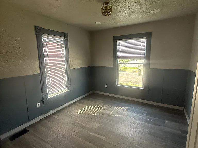 401 Sherman St #1 — Photo 2