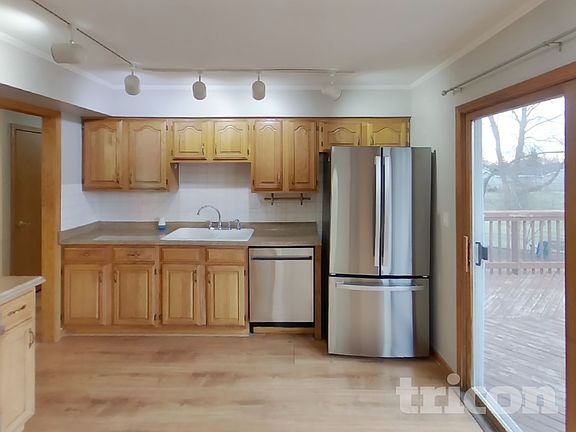 4th image of 1045 Brush Hill Ln