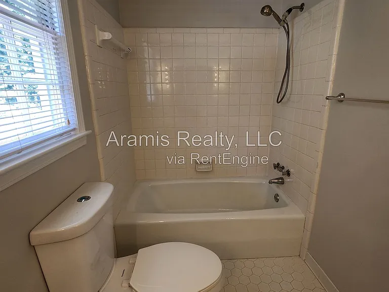 829 Bradford Ct SW — Photo 12