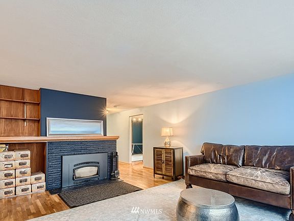 Cozy Living Room Fireplace 