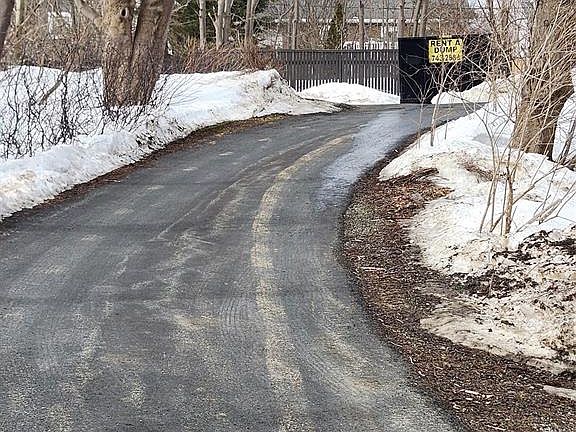 3rd image of 300 Topsail Road