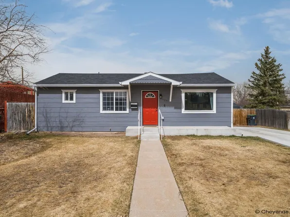 726 Apache St, Cheyenne, WY 82009