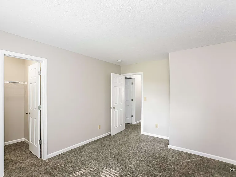 5051 Greenside Dr — Photo 8