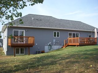 1540 Dutch Heritage Ln, Baldwin, WI 54002