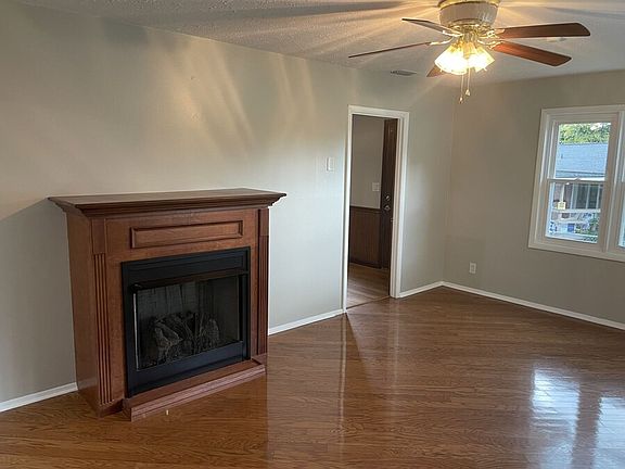 3rd image of 2417 Melborne Dr