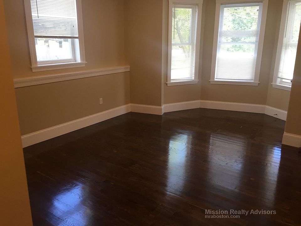 2nd image of 779 Parker St APT 001